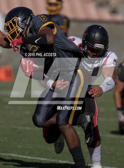 Thumbnail 2 in Banning vs. San Pedro  (Coliseum Classic) photogallery.
