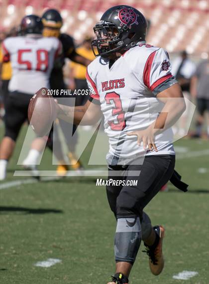 Thumbnail 2 in Banning vs. San Pedro  (Coliseum Classic) photogallery.