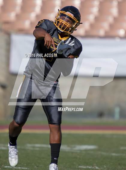 Thumbnail 3 in Banning vs. San Pedro  (Coliseum Classic) photogallery.