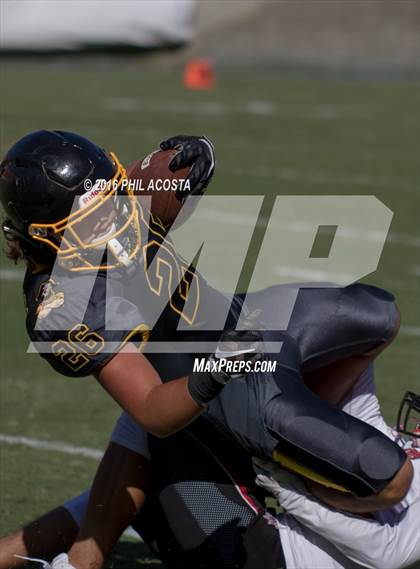 Thumbnail 3 in Banning vs. San Pedro  (Coliseum Classic) photogallery.