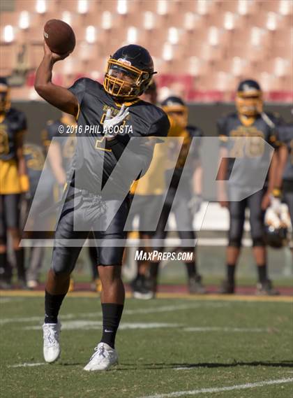 Thumbnail 1 in Banning vs. San Pedro  (Coliseum Classic) photogallery.