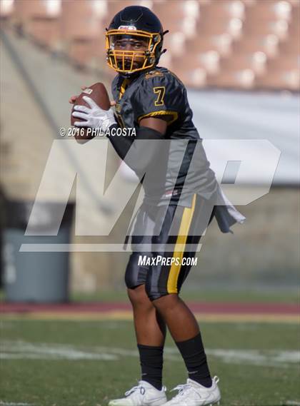 Thumbnail 2 in Banning vs. San Pedro  (Coliseum Classic) photogallery.
