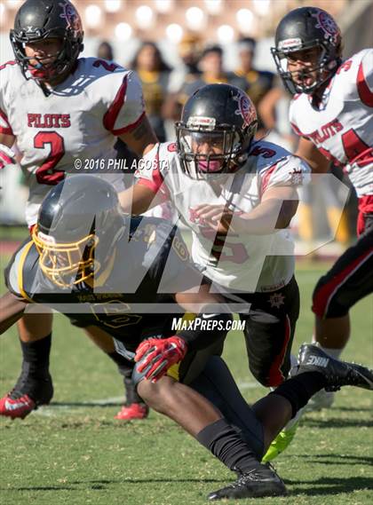 Thumbnail 3 in Banning vs. San Pedro  (Coliseum Classic) photogallery.