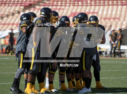 Thumbnail 2 in Banning vs. San Pedro  (Coliseum Classic) photogallery.