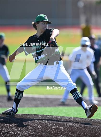 Thumbnail 1 in Mayfield vs. Walsh Jesuit (OHSAA D1 Regional Final) photogallery.