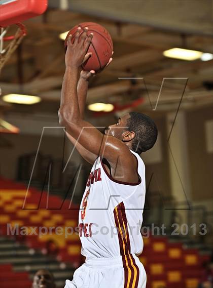 Thumbnail 1 in Cardinal Hayes vs. Dorsey (MaxPreps Holiday Classic) photogallery.