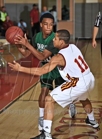 Thumbnail 1 in Cardinal Hayes vs. Dorsey (MaxPreps Holiday Classic) photogallery.