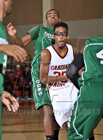 Thumbnail 2 in Cardinal Hayes vs. Dorsey (MaxPreps Holiday Classic) photogallery.