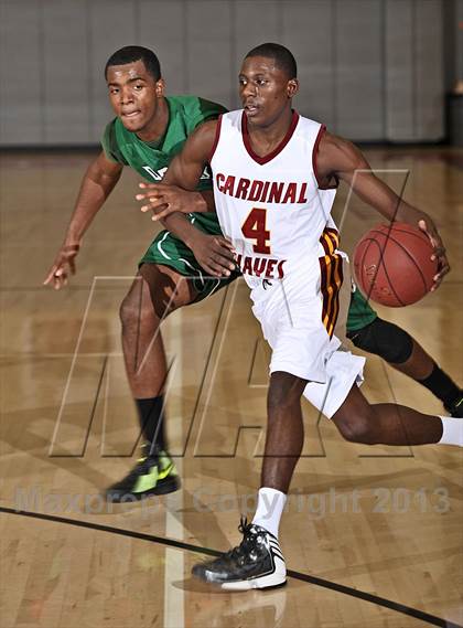 Thumbnail 3 in Cardinal Hayes vs. Dorsey (MaxPreps Holiday Classic) photogallery.