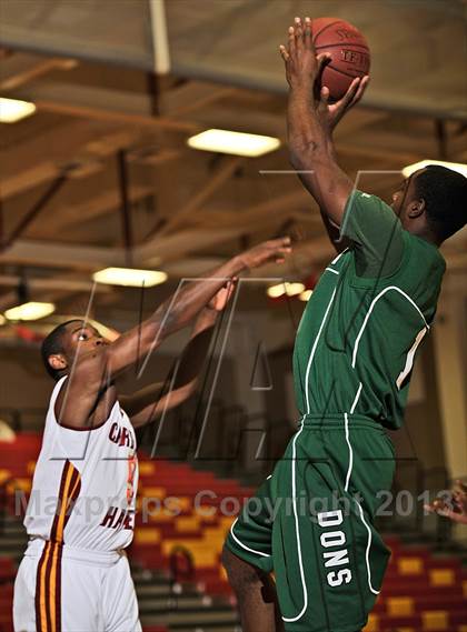 Thumbnail 2 in Cardinal Hayes vs. Dorsey (MaxPreps Holiday Classic) photogallery.