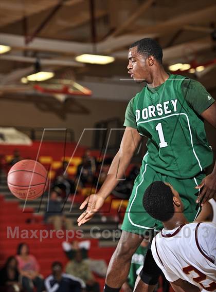 Thumbnail 3 in Cardinal Hayes vs. Dorsey (MaxPreps Holiday Classic) photogallery.