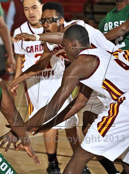Thumbnail 2 in Cardinal Hayes vs. Dorsey (MaxPreps Holiday Classic) photogallery.