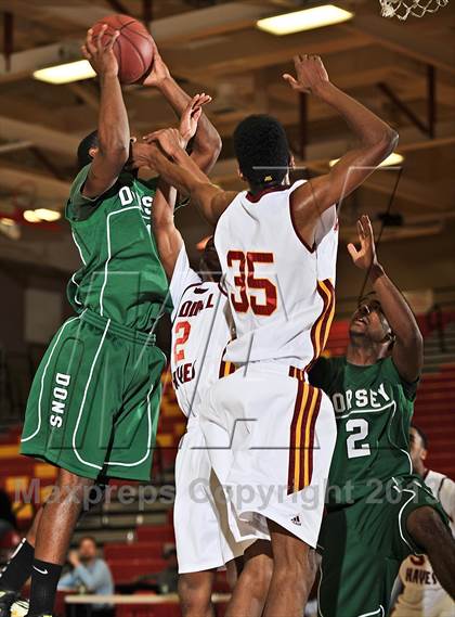 Thumbnail 1 in Cardinal Hayes vs. Dorsey (MaxPreps Holiday Classic) photogallery.