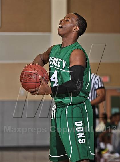 Thumbnail 2 in Cardinal Hayes vs. Dorsey (MaxPreps Holiday Classic) photogallery.