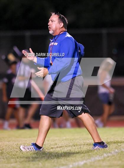 Thumbnail 3 in Desert Ridge vs. Mountain View Mesa (Scrimmage) photogallery.