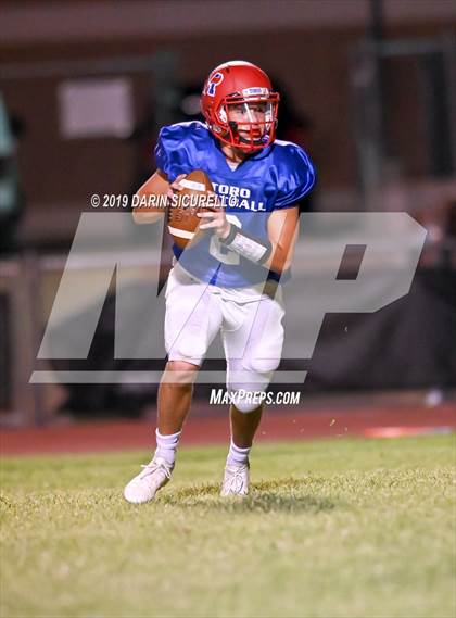 Thumbnail 2 in Desert Ridge vs. Mountain View Mesa (Scrimmage) photogallery.