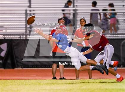 Thumbnail 2 in Desert Ridge vs. Mountain View Mesa (Scrimmage) photogallery.