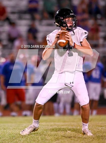 Thumbnail 2 in Desert Ridge vs. Mountain View Mesa (Scrimmage) photogallery.