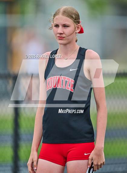 Thumbnail 2 in UIL 3A Track & Field District (300M Hurdles) photogallery.