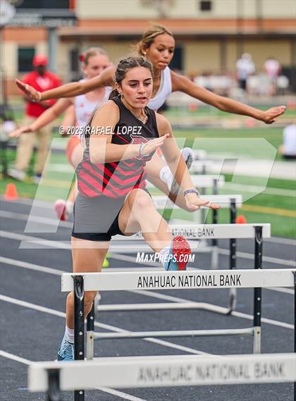 Thumbnail 1 in UIL 3A Track & Field District (300M Hurdles) photogallery.