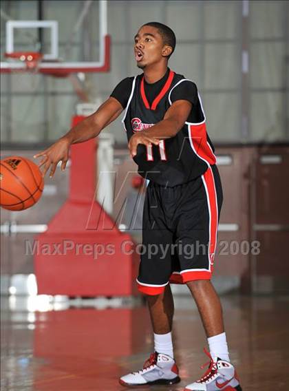 Thumbnail 2 in Mayfair vs. Cleveland (MaxPreps Holiday Classic) photogallery.