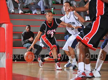 Thumbnail 1 in Mayfair vs. Cleveland (MaxPreps Holiday Classic) photogallery.