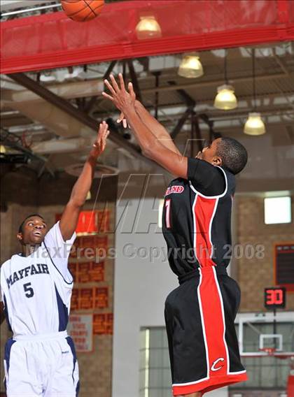 Thumbnail 2 in Mayfair vs. Cleveland (MaxPreps Holiday Classic) photogallery.