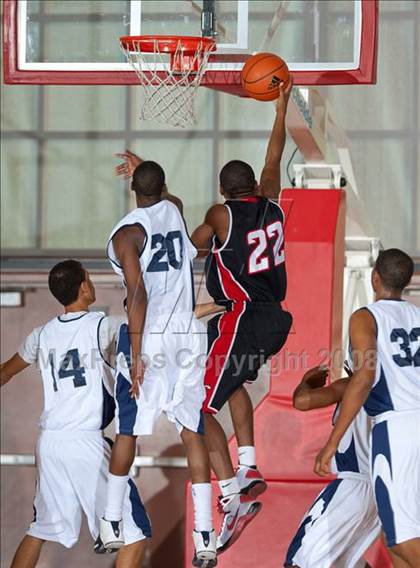 Thumbnail 2 in Mayfair vs. Cleveland (MaxPreps Holiday Classic) photogallery.