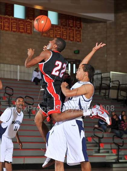 Thumbnail 1 in Mayfair vs. Cleveland (MaxPreps Holiday Classic) photogallery.