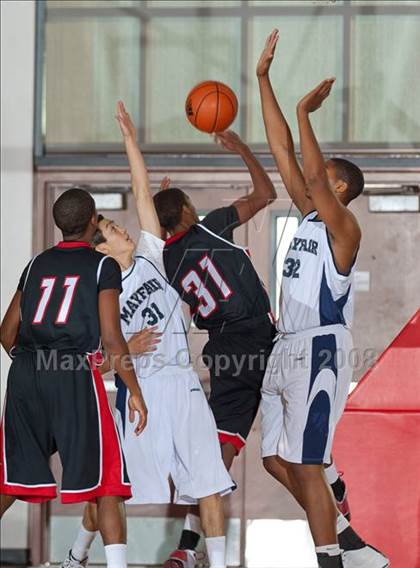 Thumbnail 2 in Mayfair vs. Cleveland (MaxPreps Holiday Classic) photogallery.