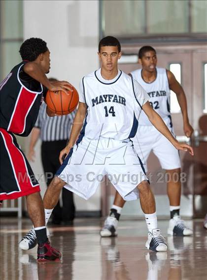 Thumbnail 3 in Mayfair vs. Cleveland (MaxPreps Holiday Classic) photogallery.