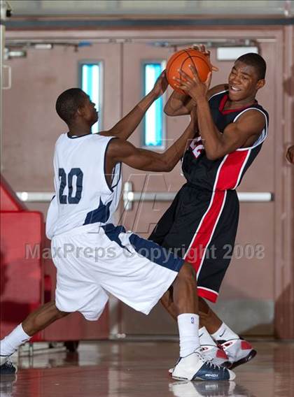Thumbnail 3 in Mayfair vs. Cleveland (MaxPreps Holiday Classic) photogallery.