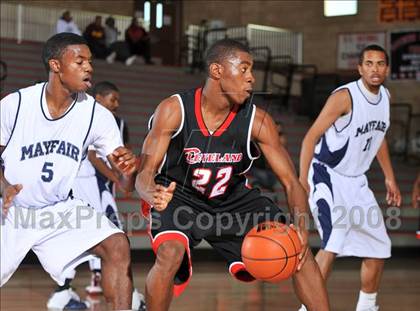 Thumbnail 3 in Mayfair vs. Cleveland (MaxPreps Holiday Classic) photogallery.