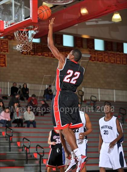 Thumbnail 1 in Mayfair vs. Cleveland (MaxPreps Holiday Classic) photogallery.