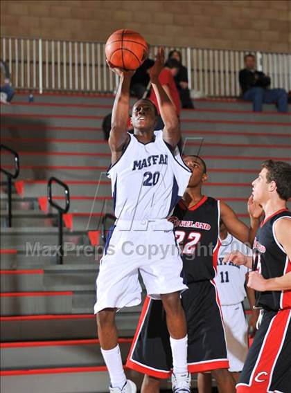 Thumbnail 2 in Mayfair vs. Cleveland (MaxPreps Holiday Classic) photogallery.
