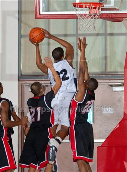 Thumbnail 1 in Mayfair vs. Cleveland (MaxPreps Holiday Classic) photogallery.