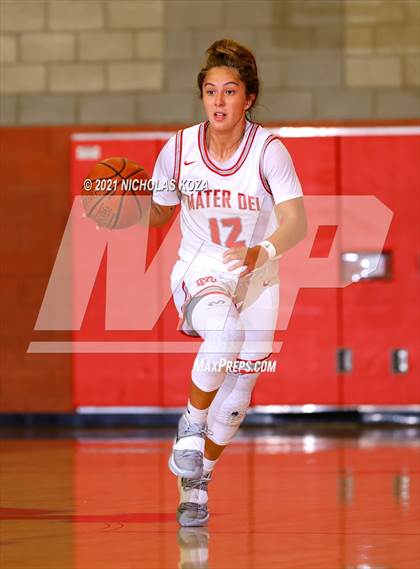 Thumbnail 3 in Lynwood vs. Mater Dei (CIF-SS Open Playoff) photogallery.