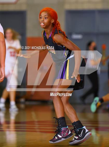 Thumbnail 2 in Lynwood vs. Mater Dei (CIF-SS Open Playoff) photogallery.