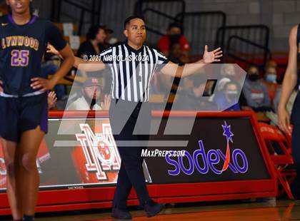 Thumbnail 1 in Lynwood vs. Mater Dei (CIF-SS Open Playoff) photogallery.