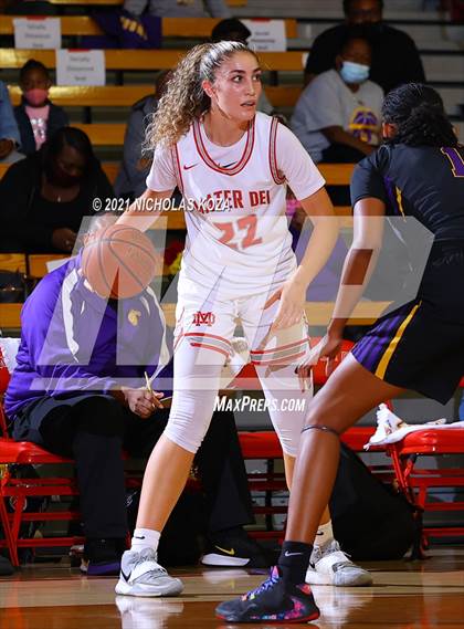 Thumbnail 2 in Lynwood vs. Mater Dei (CIF-SS Open Playoff) photogallery.