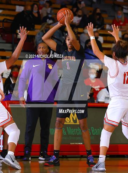 Thumbnail 2 in Lynwood vs. Mater Dei (CIF-SS Open Playoff) photogallery.