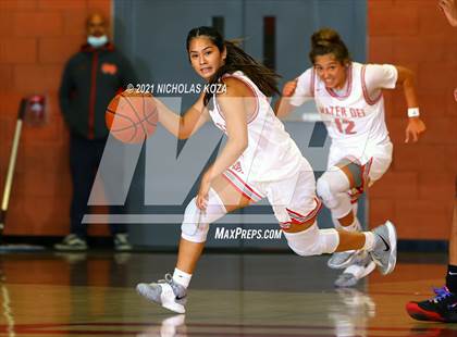 Thumbnail 1 in Lynwood vs. Mater Dei (CIF-SS Open Playoff) photogallery.