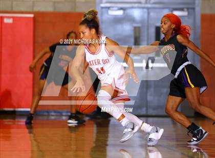 Thumbnail 2 in Lynwood vs. Mater Dei (CIF-SS Open Playoff) photogallery.