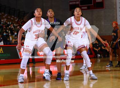 Thumbnail 2 in Lynwood vs. Mater Dei (CIF-SS Open Playoff) photogallery.