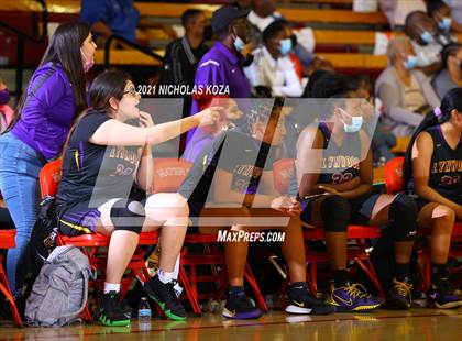 Thumbnail 3 in Lynwood vs. Mater Dei (CIF-SS Open Playoff) photogallery.