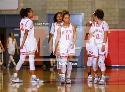 Thumbnail 3 in Lynwood vs. Mater Dei (CIF-SS Open Playoff) photogallery.