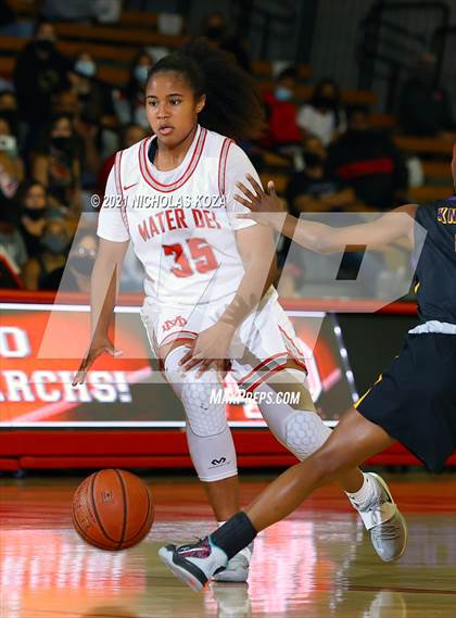 Thumbnail 3 in Lynwood vs. Mater Dei (CIF-SS Open Playoff) photogallery.