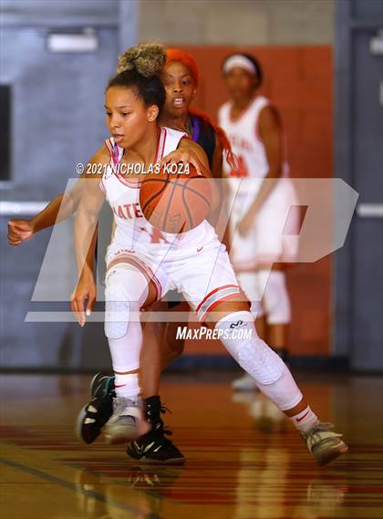 Thumbnail 3 in Lynwood vs. Mater Dei (CIF-SS Open Playoff) photogallery.