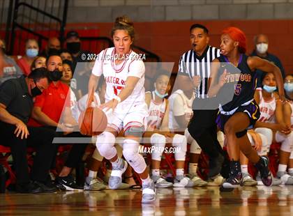 Thumbnail 2 in Lynwood vs. Mater Dei (CIF-SS Open Playoff) photogallery.