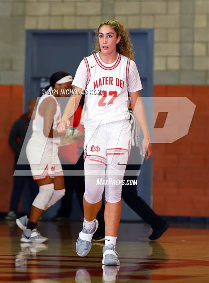 Thumbnail 2 in Lynwood vs. Mater Dei (CIF-SS Open Playoff) photogallery.